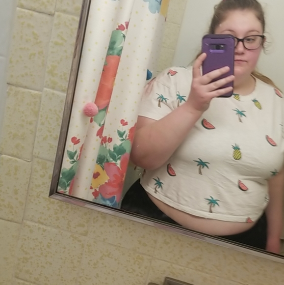 Meet your Posher, Sara - Picture 3 of 3